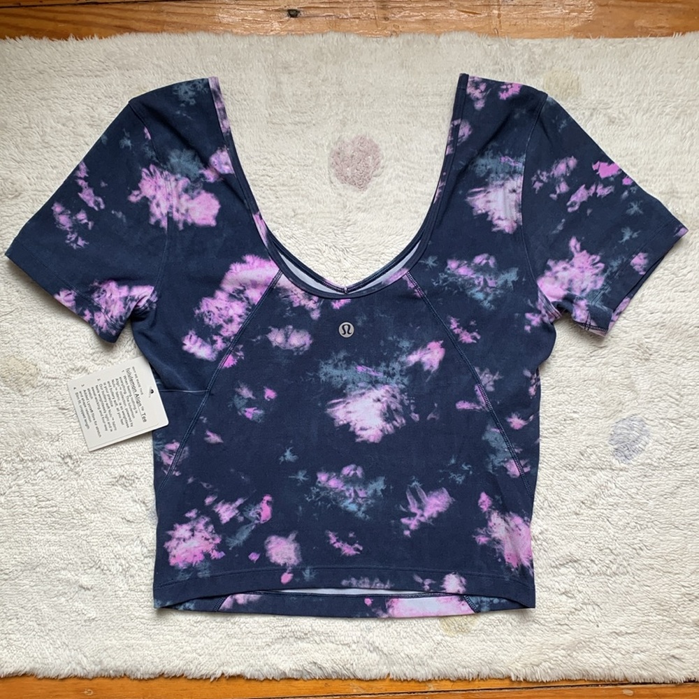 🪁Lululemon Align Tee NWT Size 6 Circulate Tie Dye Mineral Blue Multi